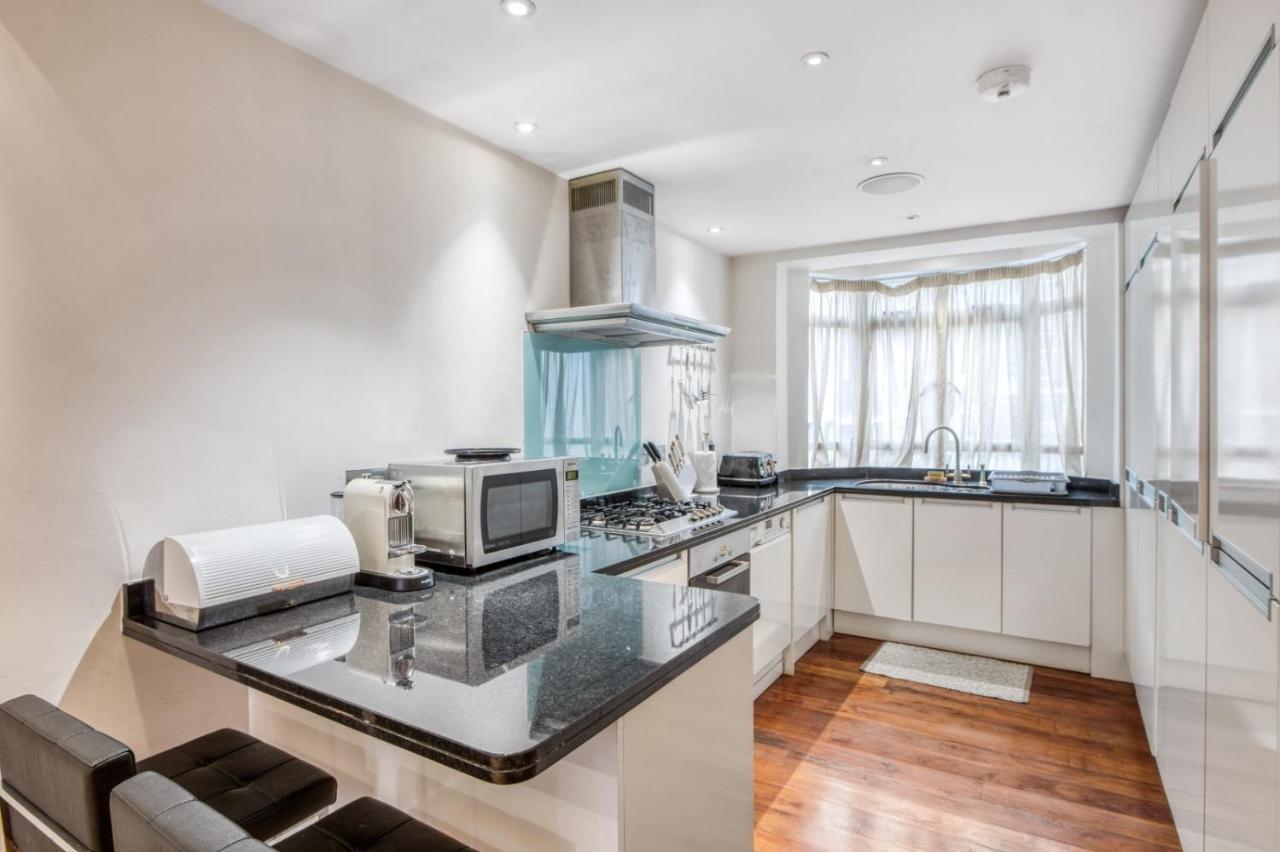 Modern 2 Bedrooms 2bathrooms Behind Nobu
